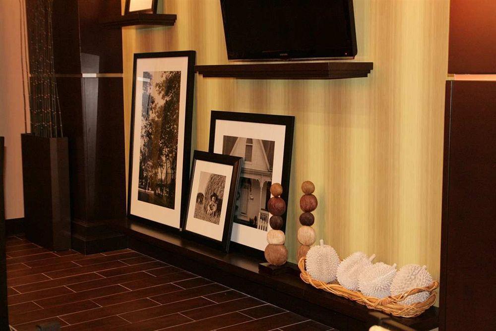 Hampton Inn & Suites Houston/League City Interior photo